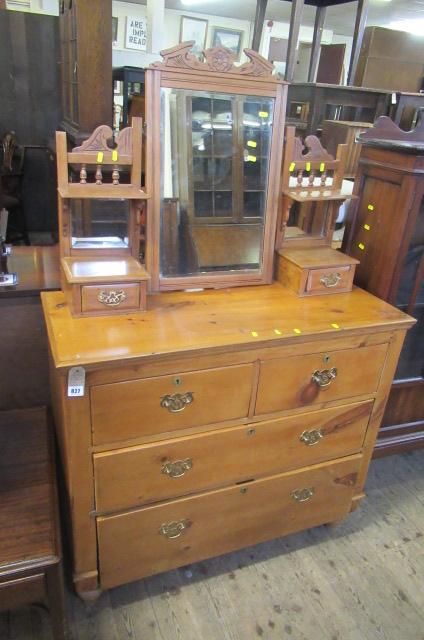 PINE DRESSING CHEST WITH MIRROR Image