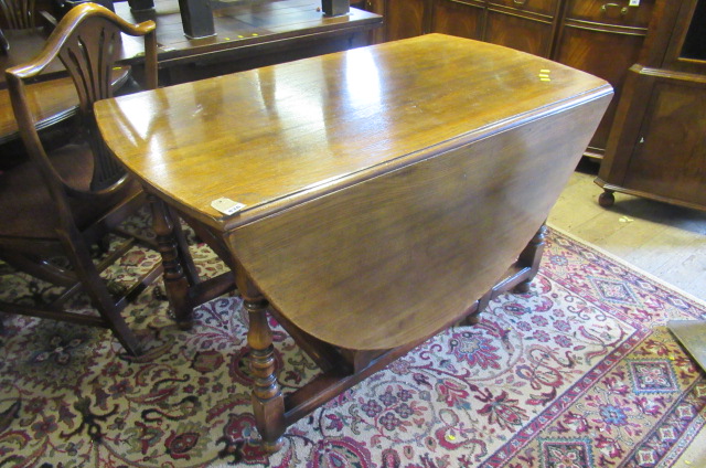 TITCHMARSH AND GOODWIN OAK DROP LEAF DINING TABLE Image