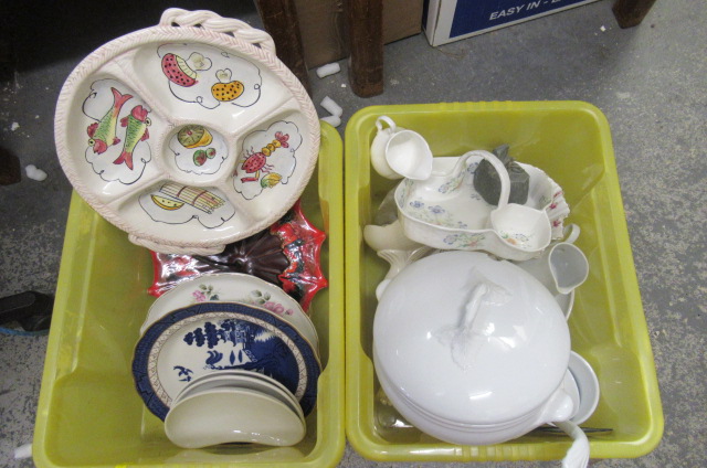 TWO BOXES OF MISCELLANEOUS CERAMICS Image