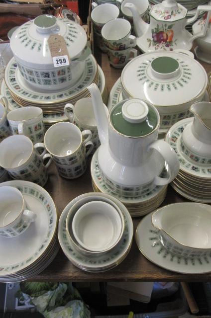 QUANTITY OF ROYAL DOULTON TABLE WARE Image