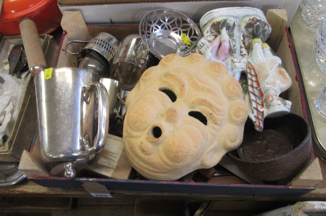 BOX OF MISCELLANEOUS INCLUDING METAL WARE ETC Image