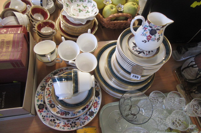 ROYAL DOULTON PART DINNER SERVICE ETC Image