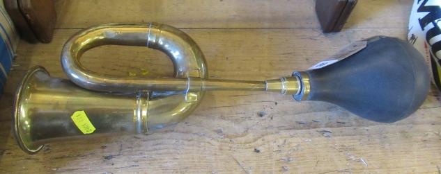 VINTAGE CAR HORN Image