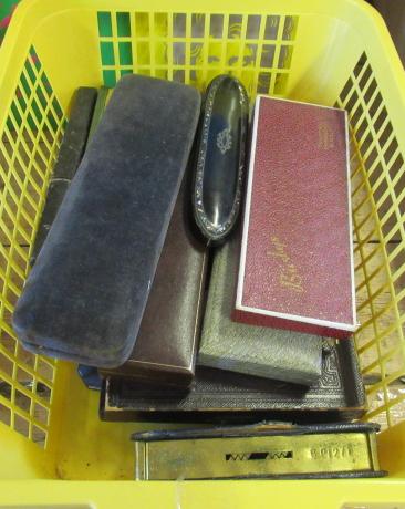 BOX OF COSTUME JEWELLERY ETC Image