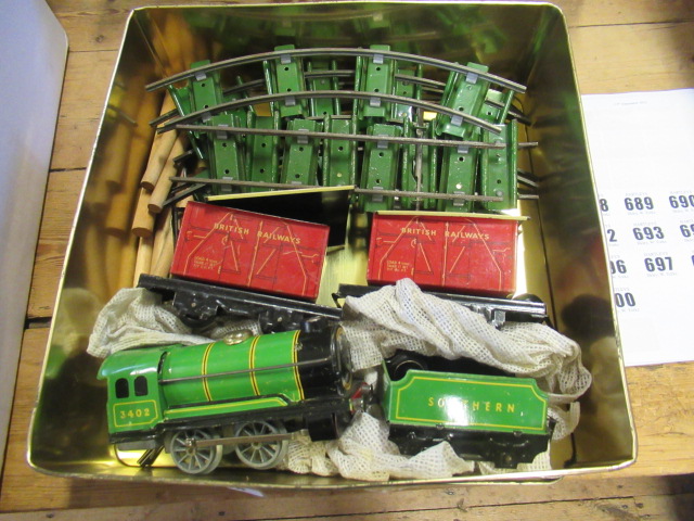 CHAD VALLEY TIN PLATE TRAIN SET Image