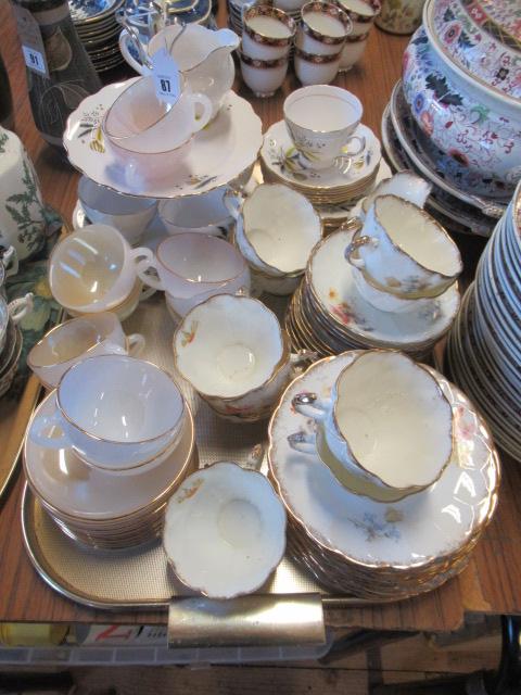 TRAY OF MISCELLANEOUS CHINA AND FRENCH GLASS Image