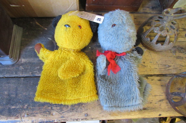 SOOTY AND SWEEP HAND PUPPETS Image