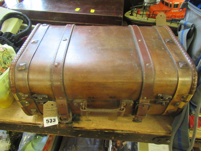 SMALL WOODEN VANITY CASE Image