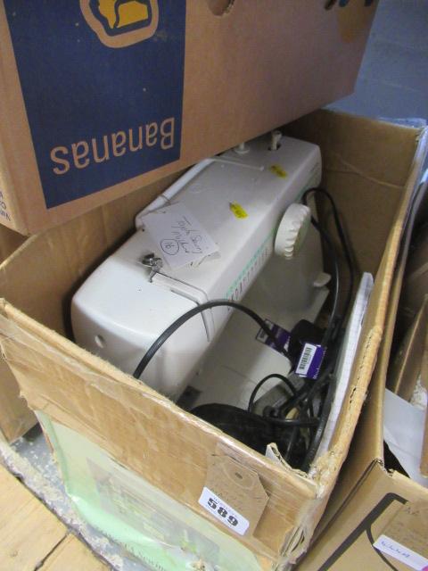 TOYOTA SEWING MACHINE Image