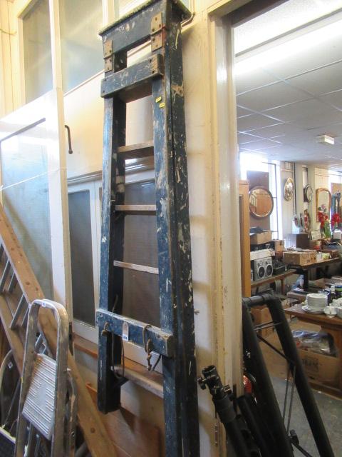 WOODEN STEP LADDERS Image