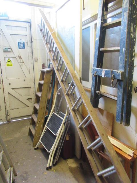 EXTENDING LADDERS Image
