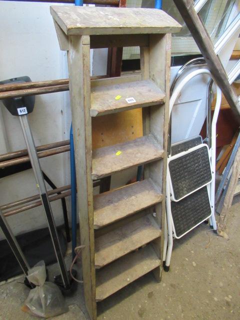 WOODEN STEP LADDERS Image