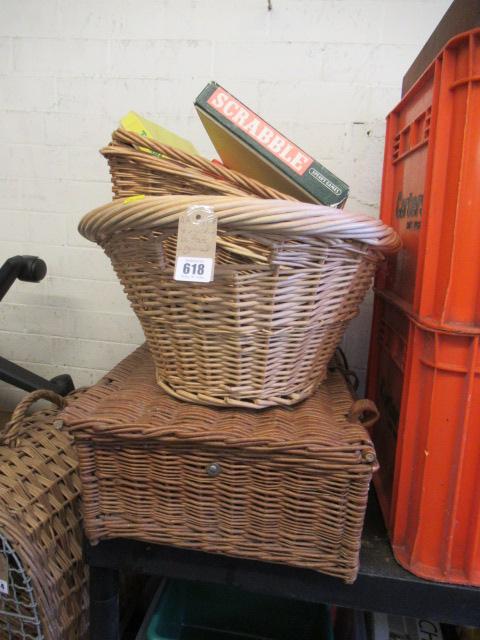 FOUR WICKER BASKET AND GAMES Image