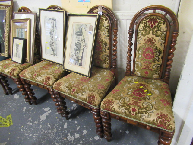SET OF FOUR VICTORIAN WALNUT SIDE CHAIRS Image