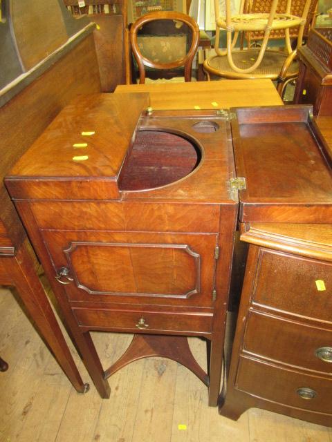GEORGIAN MAHOGANY WASH STAND Image