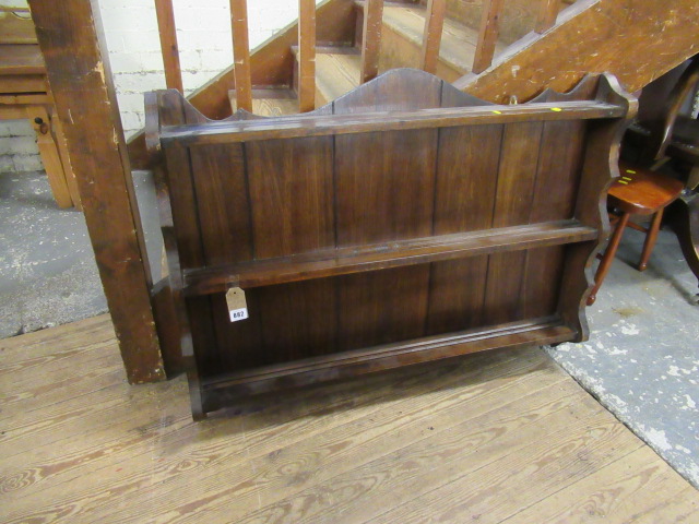 WOODEN WALL PLATE RACK Image