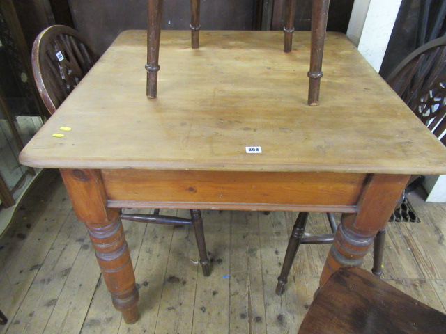 PINE SQUARE KITCHEN TABLE Image