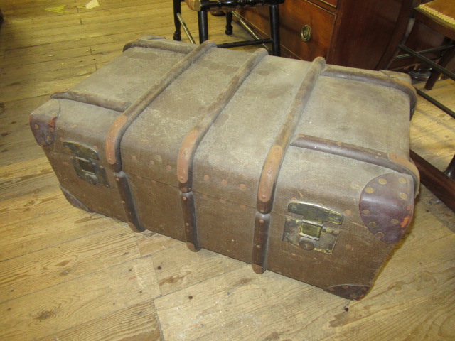 CANVAS TRAVEL TRUNK Image