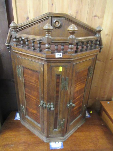 COLLECTORS WALL DISPLAY CABINET Image