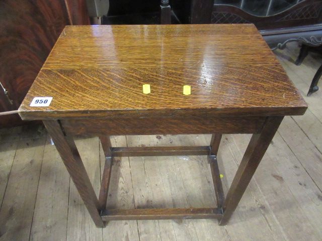 OAK SIDE TABLE Image