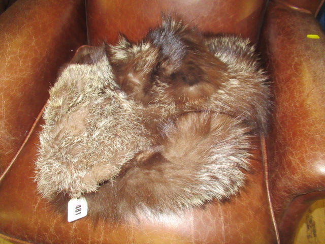 BROWN MUFFS FOX FUR STOLE Image