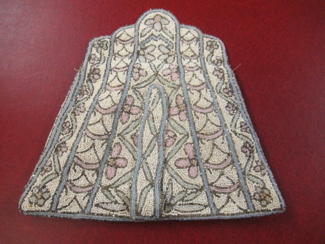 BEADWORK CLUTCH BAG Image