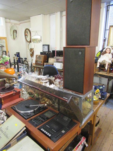 DYNATRON MUSIC CENTRE AND SPEAKER Image