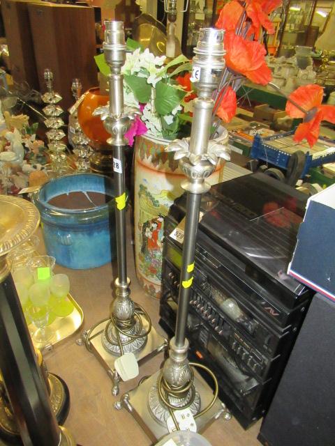 PAIR OF METAL TABLE LAMPS Image