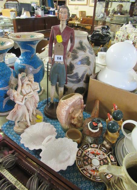 TRAY OF HUMMEL AND OTHER FIGURES  Image