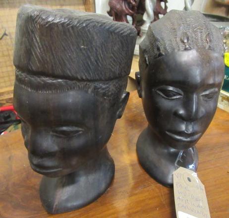 PAIR OF AFRICAN HEAD CARVINGS Image