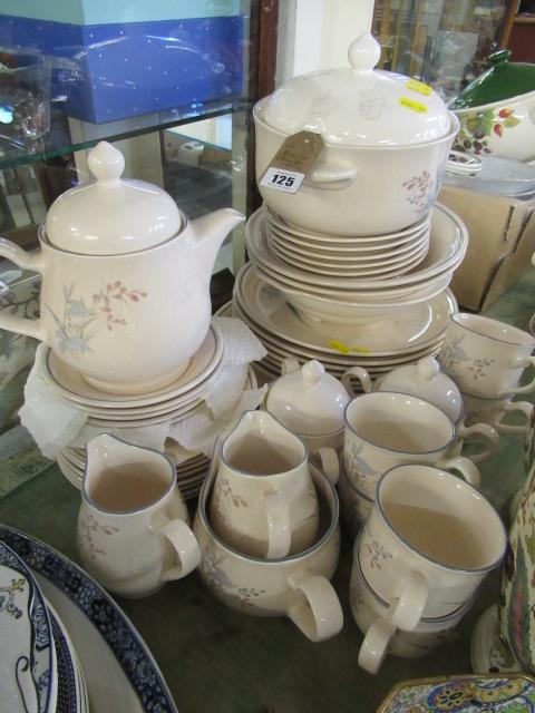 QUANTITY OF DINNERWARE Image