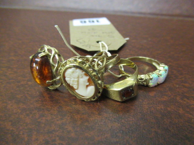 FIVE 9CT GOLD DRESS RINGS Image