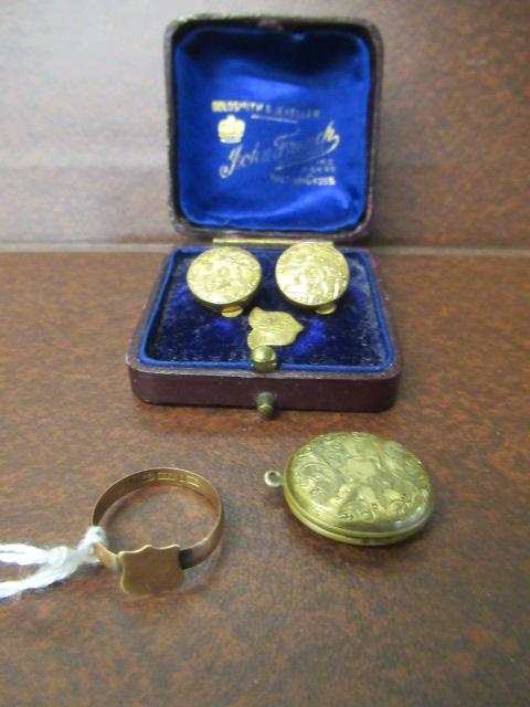 9CT GOLD RING  CUFFLINKS ETC Image