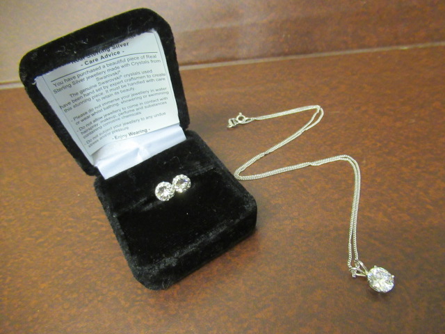 SILVER AND SWAROVSKI EARRINGS AND NECKLACE Image