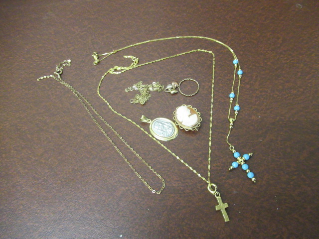 9CT GOLD TURQUOISE CROSS PENDANT ON 9CT GOLD CHAIN AND OTHER GOLD ETC Image