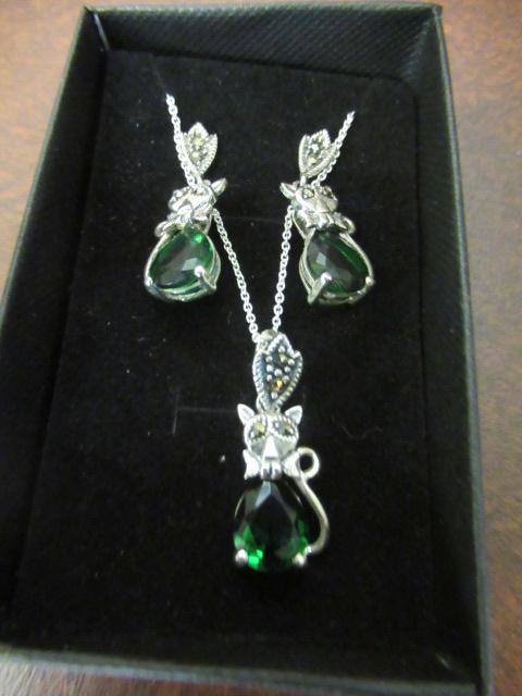 SET OF STONE SET SILVER CAT JEWELLERY Image