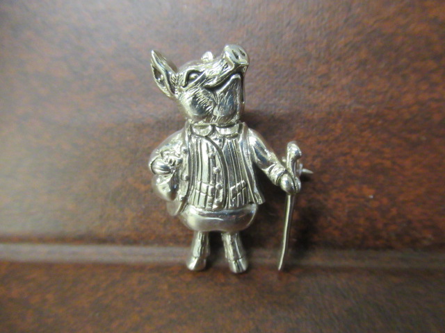 SILVER PIGLING BLAND BROOCH Image