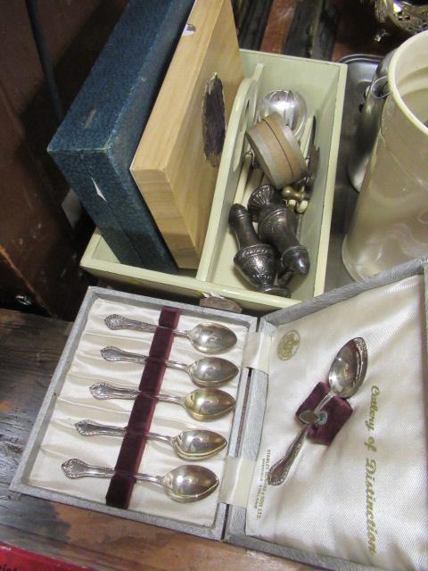 TRAY OF CUTLERY ETC Image