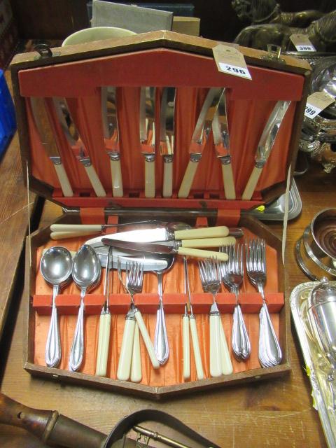 CUTLERY SET Image