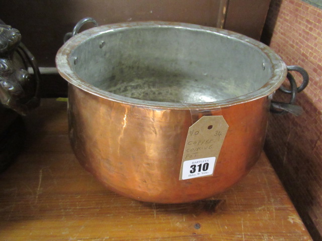 COPPER COOKING POT Image