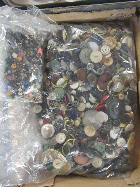 QUANTITY OF BUTTONS ETC Image