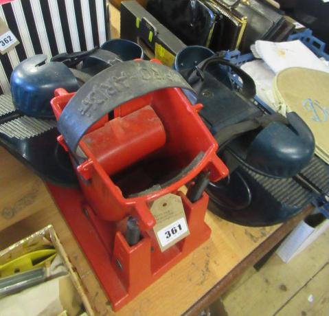 BALLET EXERCISE EQUIPMENT Image