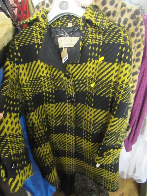 LADIES YELLOW AND BLACK BURBERRY WOOL MIX COAT SIZE 8 Image