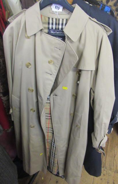 VINTAGE BURBERRY BEIGE TRENCH COAT Image