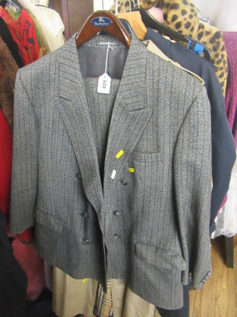 GENTS BURBERRY SUIT Image