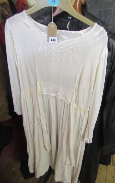 1920S CREPE WEDDING DRESS Image