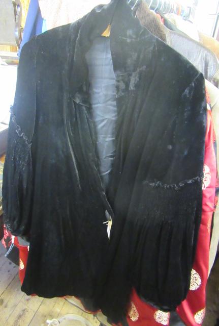 LADY'S CRUSHED BLACK VELVET JACKET Image
