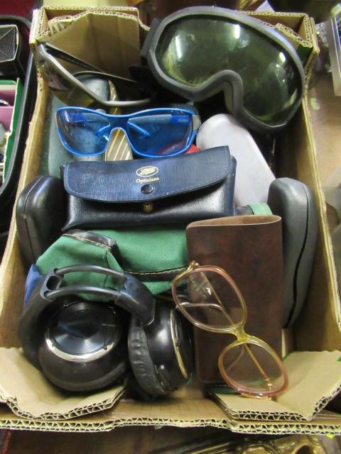 BOX OF SUNGLASSES AND SPECTACLES Image