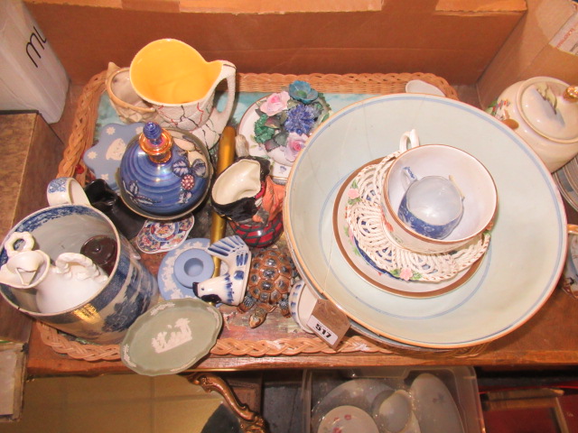 TRAY OF CHINESE PORCELAIN  DELFT AND OTHER CERAMICS Image