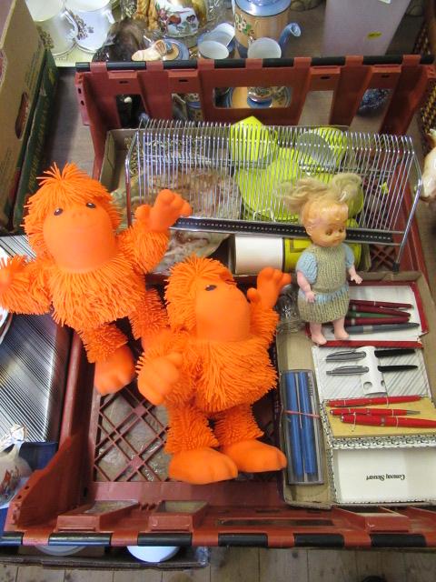 TRAY OF MISCELLANEOUS  Image